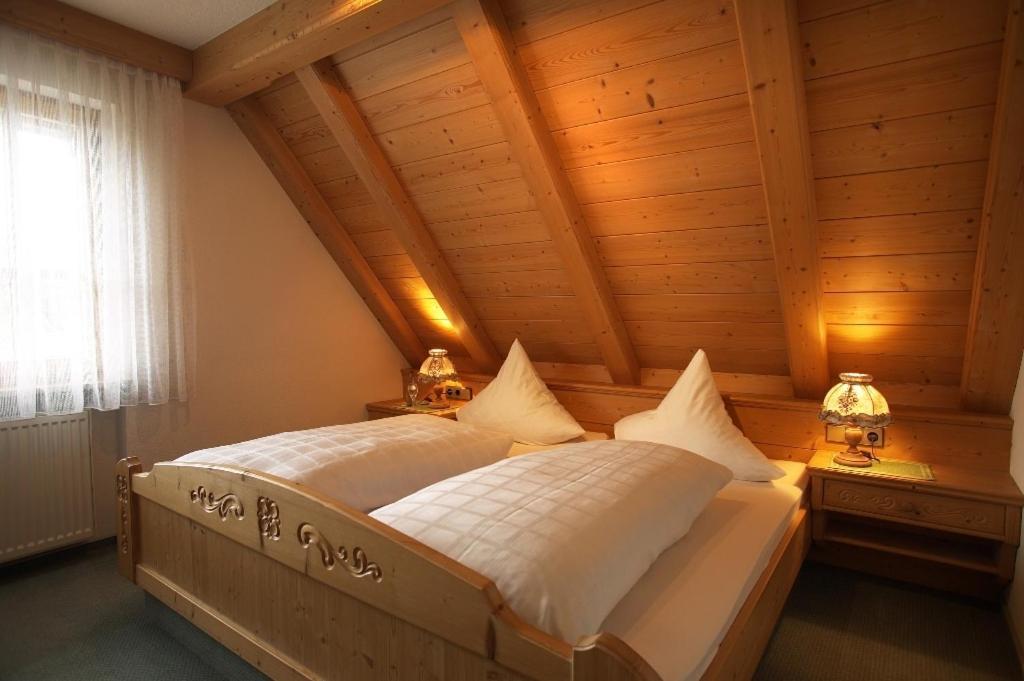Landgasthof Loewen Neubulach Værelse billede