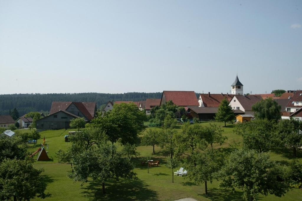 Landgasthof Loewen Neubulach Eksteriør billede