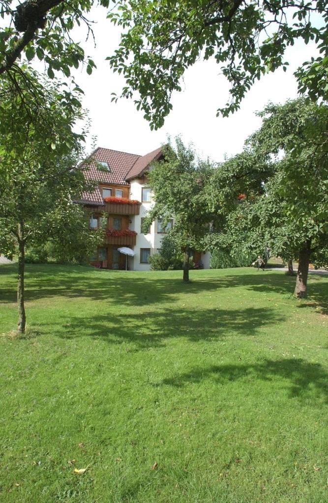Landgasthof Loewen Neubulach Eksteriør billede